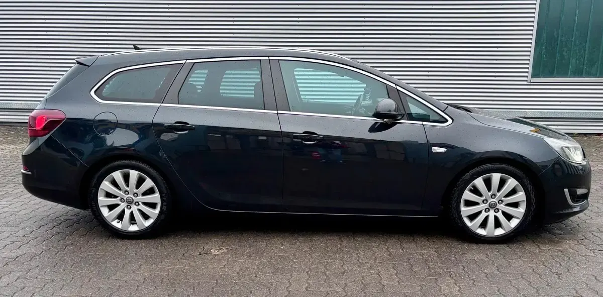 Gebraucht Opel Astra 165 PS (121 kW) 2015 Schwarz Kombi