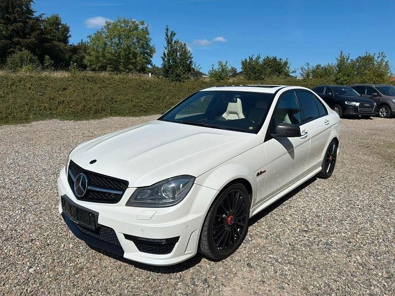 Weiß Gebraucht 2012 Mercedes C63 AMG AMG Limousine | 35.999 € (Fairer Preis) - Bild 1/4