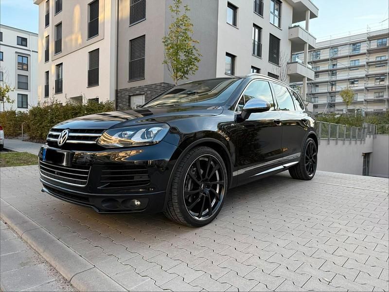 Schwarz Gebraucht 2012 VW Touareg R-line SUV | 18.999 € (Etwas zu teuer) - Bild 1/4
