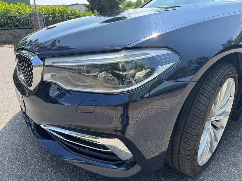 Blau Gebraucht 2018 BMW 530 Luxury Line Kombi | 26.500 € (Fairer Preis) - Bild 1/4