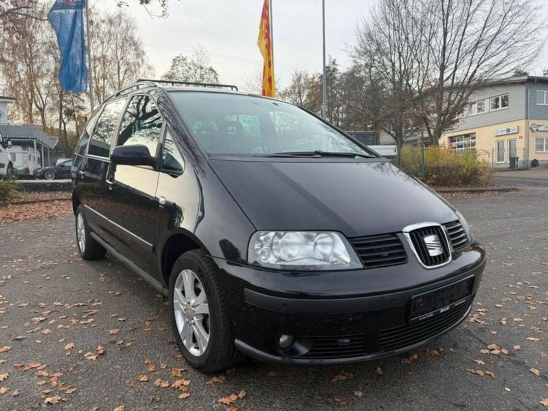 Schwarz Gebraucht 2008 Seat Alhambra Reference Van / Kleinbus | 2.790 € (Fairer Preis) - Bild 1/4