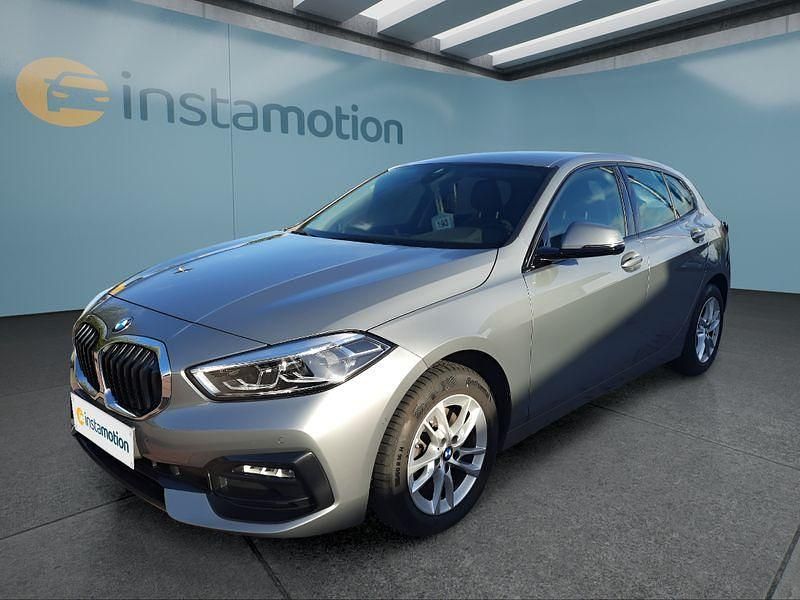 Grau Gebraucht 2024 BMW 118 Sport Line Kleinwagen | 27.699 € (Etwas zu teuer) - Bild 1/4