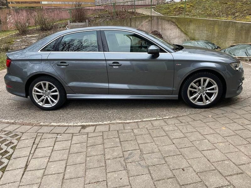 Gebraucht Audi A3 S-Line 150 PS (110 kW) 2015 Grau Limousine