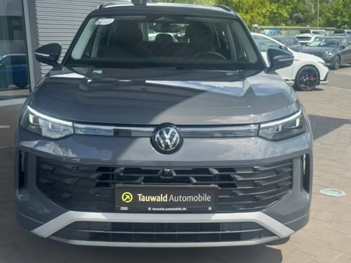 Gebraucht VW Tayron Life 150 PS (110 kW) 2025 Grau SUV