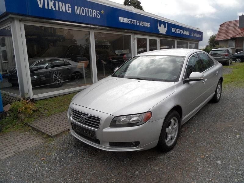 Silber Gebraucht 2007 Volvo S80 Momentum Limousine | 13.980 € (Teuer) - Bild 1/4
