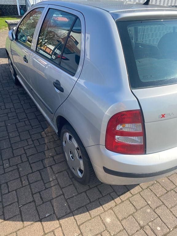 Gebraucht Skoda Fabia 54 PS (39 kW) 2003 Silber Limousine