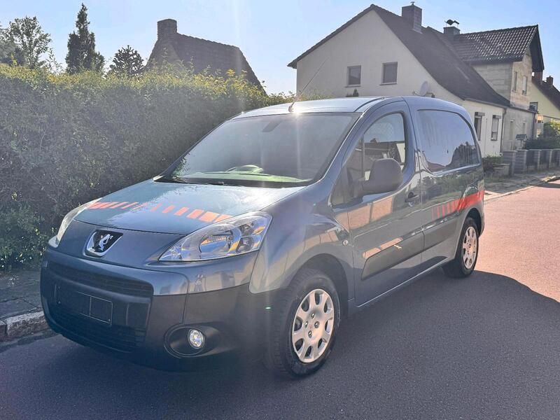 Blau Gebraucht 2009 Peugeot Partner Van / Kleinbus | 3.800 € (Fairer Preis) - Bild 1/4
