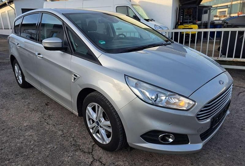 Second-hand Ford S-MAX S 150 CP (110 kW) 2019 Argintiu Monovolum