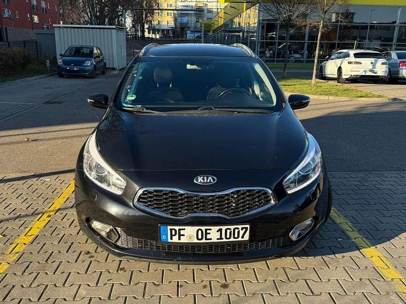 Schwarz Gebraucht 2013 Kia Ceed Sportswagon Spirit Kombi | 7.500 € (Etwas zu teuer) - Bild 1/4