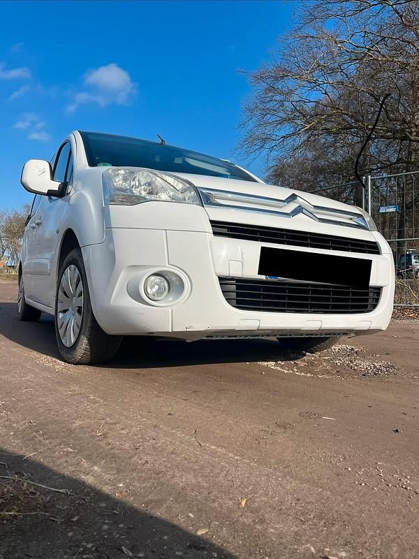 Gebraucht Citroën Berlingo 98 PS (72 kW) 2011 Weiß Van / Kleinbus