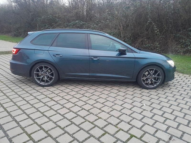 Second-hand Cupra Leon 300 CP (220 kW) 2018 Gri Break