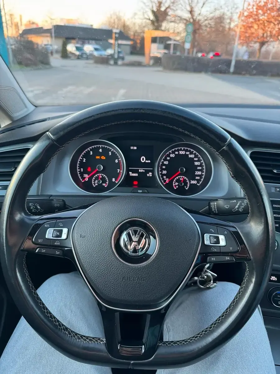Gebraucht VW Golf VII LOUNGE 110 PS (80 kW) 2015 Grau Kombi