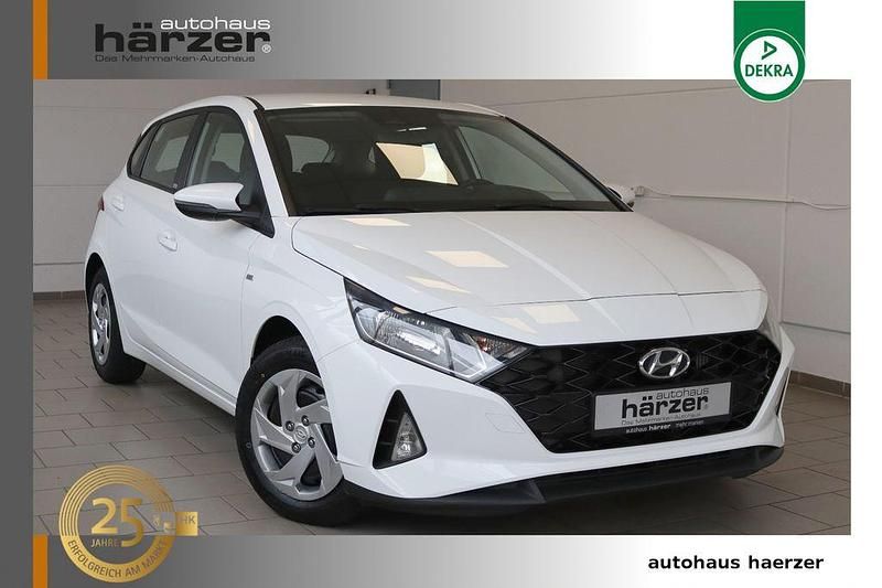Weiß Gebraucht 2021 Hyundai i20 Select Limousine | 12.990 € (Fairer Preis) - Bild 1/4