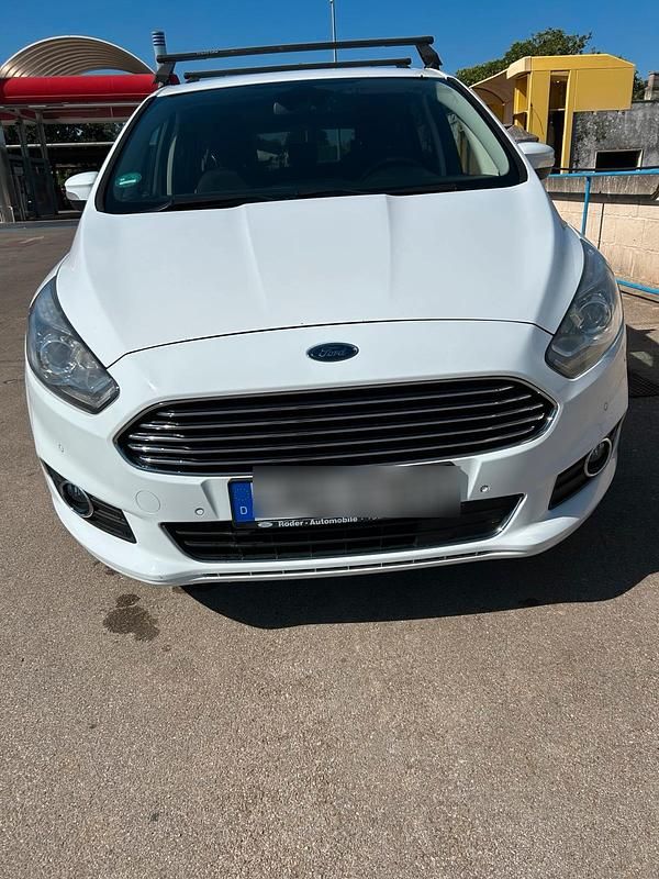 Weiß Gebraucht 2017 Ford S-MAX S Van / Kleinbus | 12.950 € (Superpreis) - Bild 1/4
