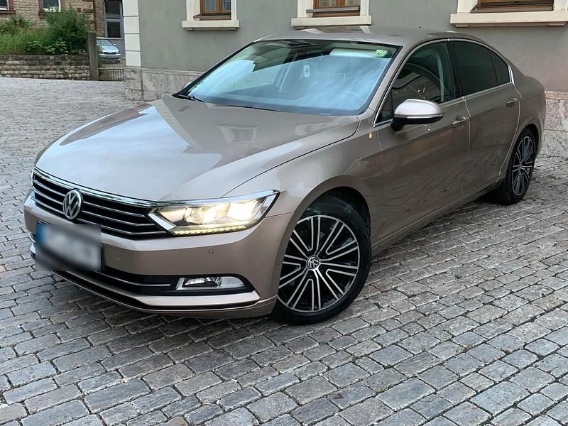 Gebraucht VW Passat 150 PS (110 kW) 2015 Gold Limousine