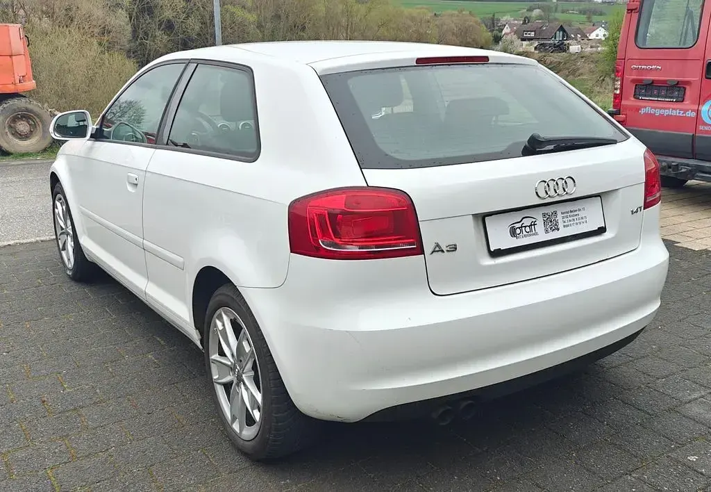 Gebraucht Audi A3 Ambiente 125 PS (91 kW) 2009 Weiß Kleinwagen