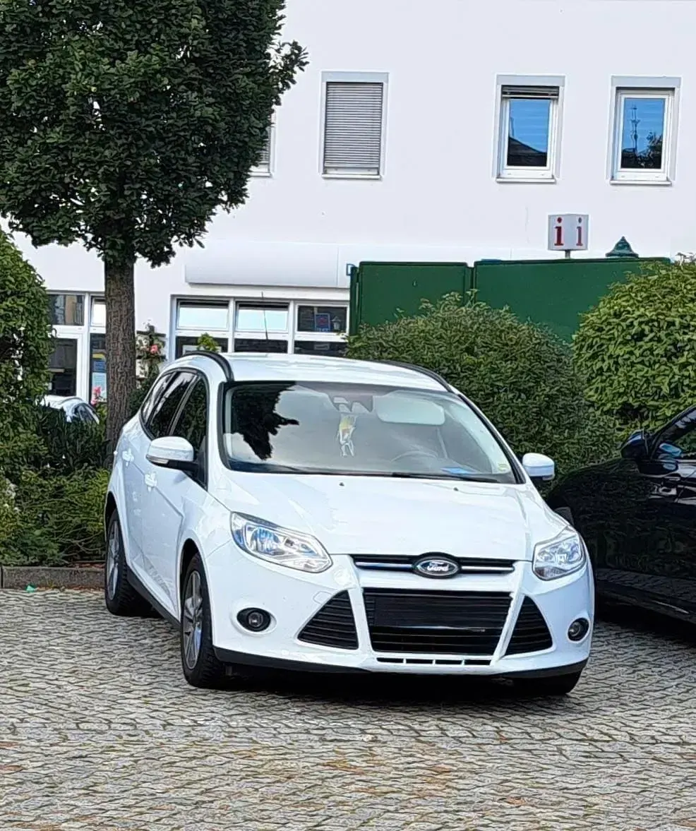 Gebraucht Ford Focus 140 PS (102 kW) 2013 Weiß Kombi