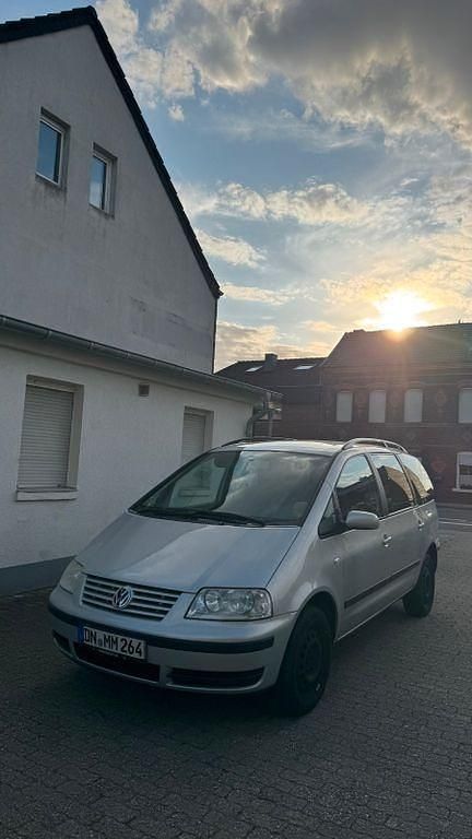Silber Gebraucht 2002 VW Sharan Basis Van / Kleinbus | 1.199 € (Fairer Preis) - Bild 1/4