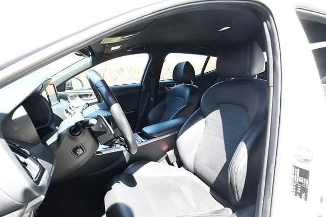 Gebraucht Kia Stinger GT-Line 200 PS (147 kW) 2018 Snow white pearl snow white pearl Kleinwagen