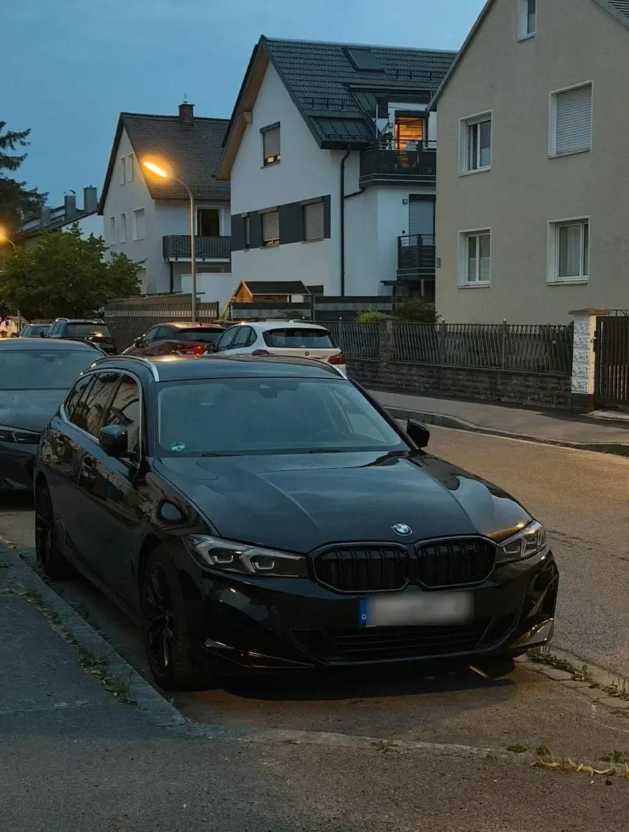 Gebraucht BMW 318 150 PS (110 kW) 2023 Schwarz Kombi
