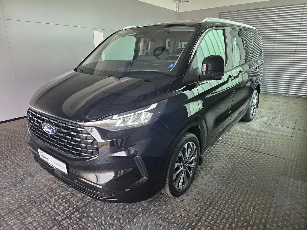 Gebraucht Ford Tourneo Titanium 170 PS (125 kW) 2025 Schwarz Van / Kleinbus