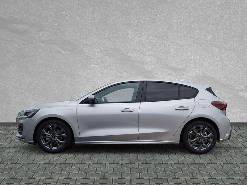 Neu Ford Focus ST-Line 155 PS (114 kW) 2025 Moondust silver metallic Limousine