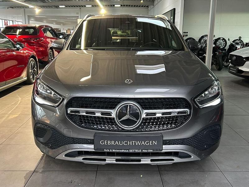 Gebraucht Mercedes GLA200 163 PS (119 kW) 2020 Grau SUV