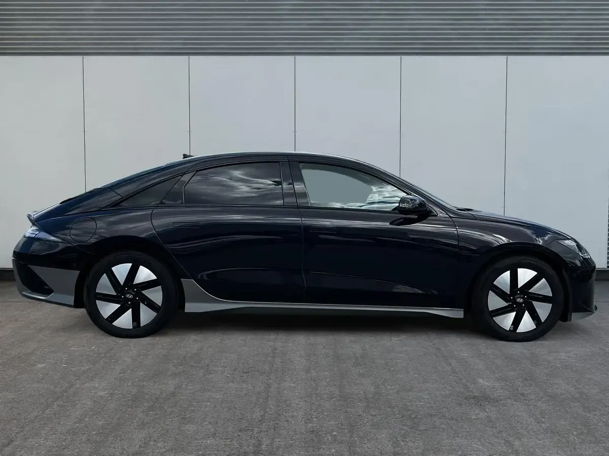 Gebraucht Hyundai Ioniq 6 Techniq 167 kW (228 PS) 2023 Biophillic blue pearl Limousine