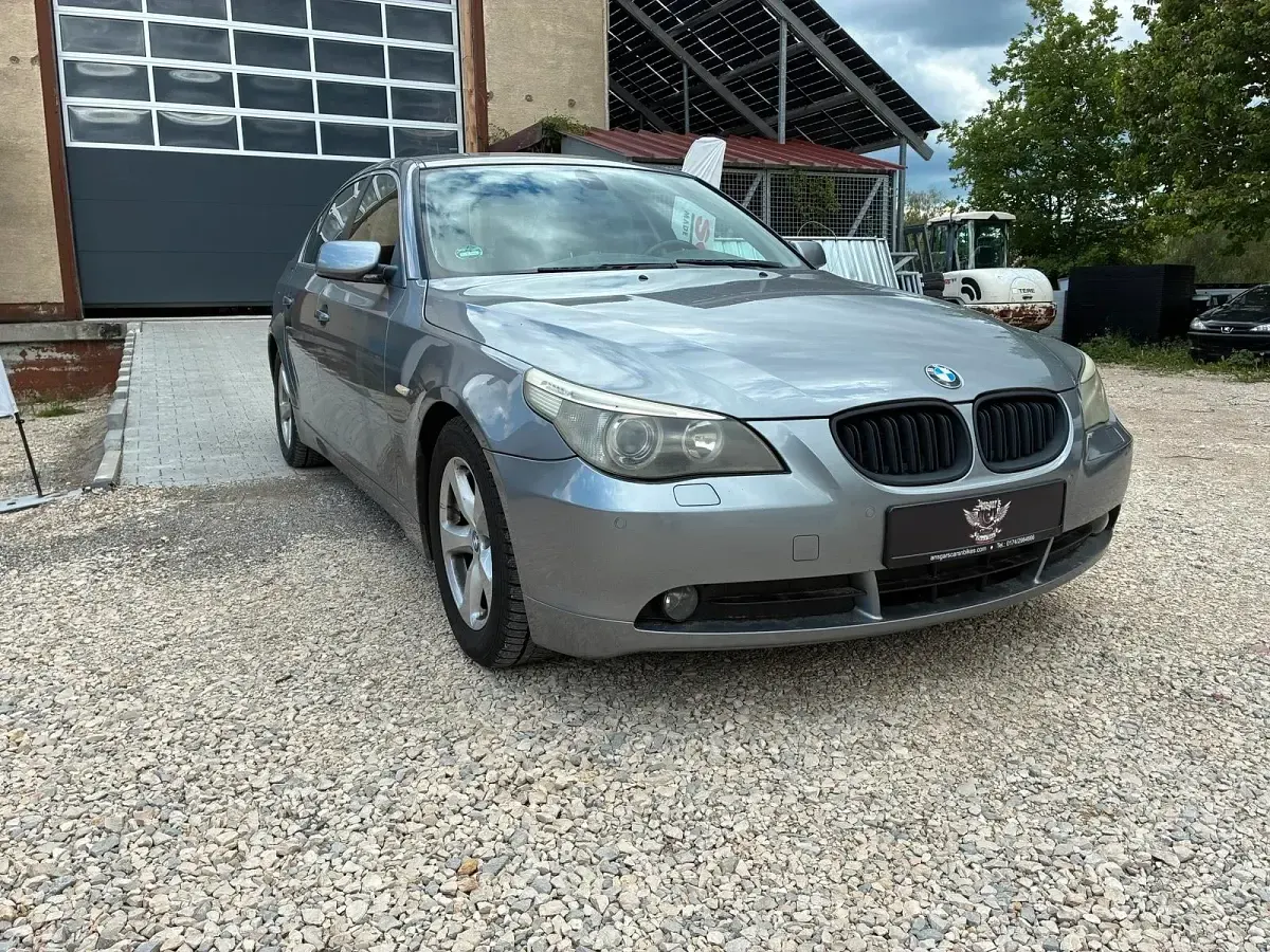 Gebraucht BMW 520 170 PS (125 kW) 2004 Silber Limousine