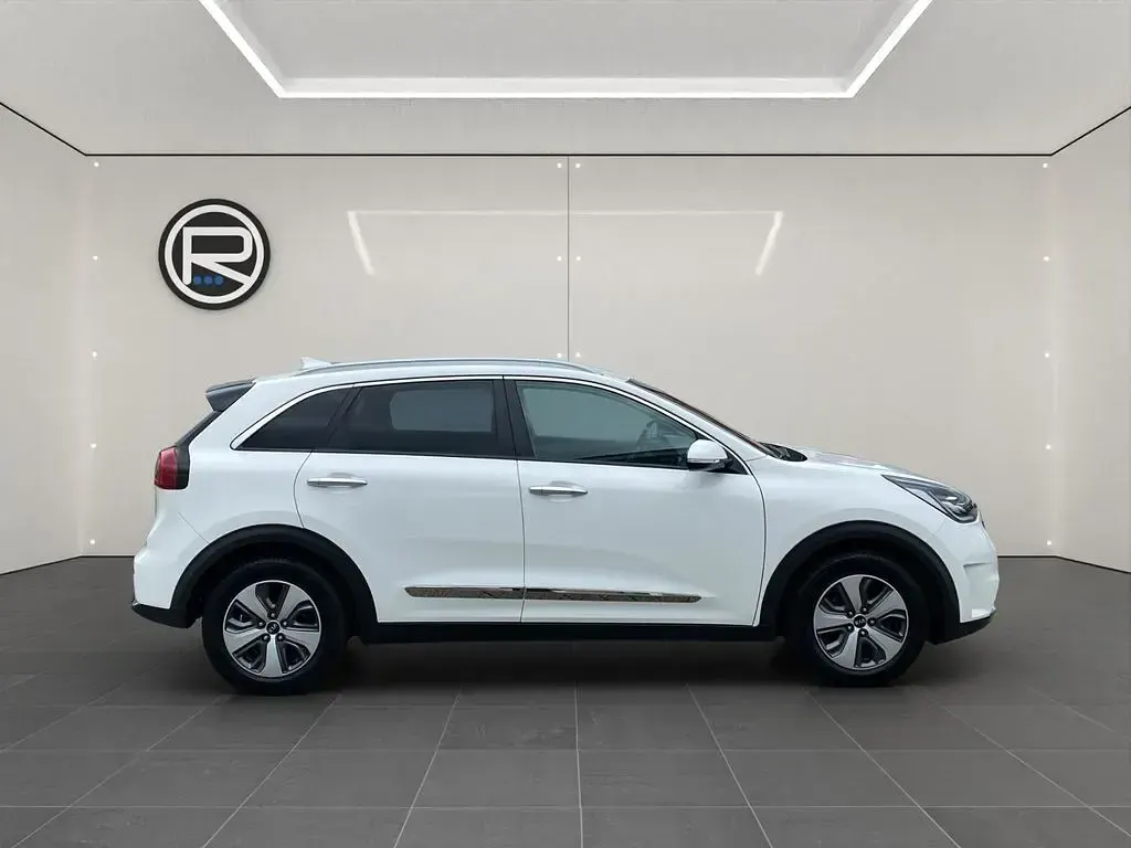 Gebraucht Kia Niro Vision 141 PS (103 kW) 2018 Weiß SUV