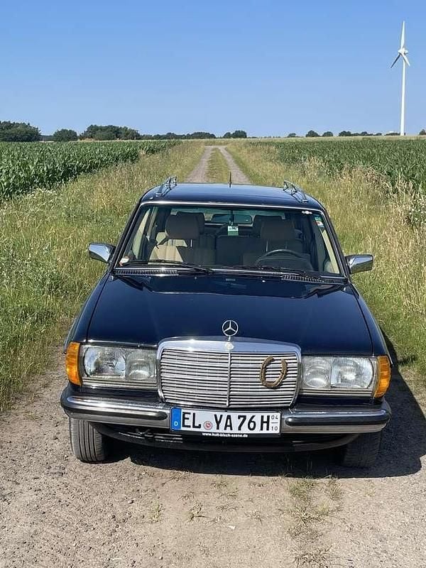 Gebraucht Mercedes 230 185 PS (136 kW) 1983 Blau Kombi