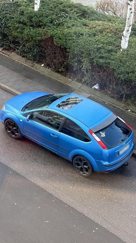 Second-hand Ford Focus 145 CP (106 kW) 2006 Albastru Hatchback