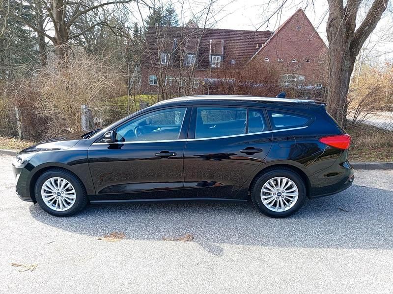 Gebraucht Ford Focus Titanium 150 PS (110 kW) 2021 Schwarz Kombi
