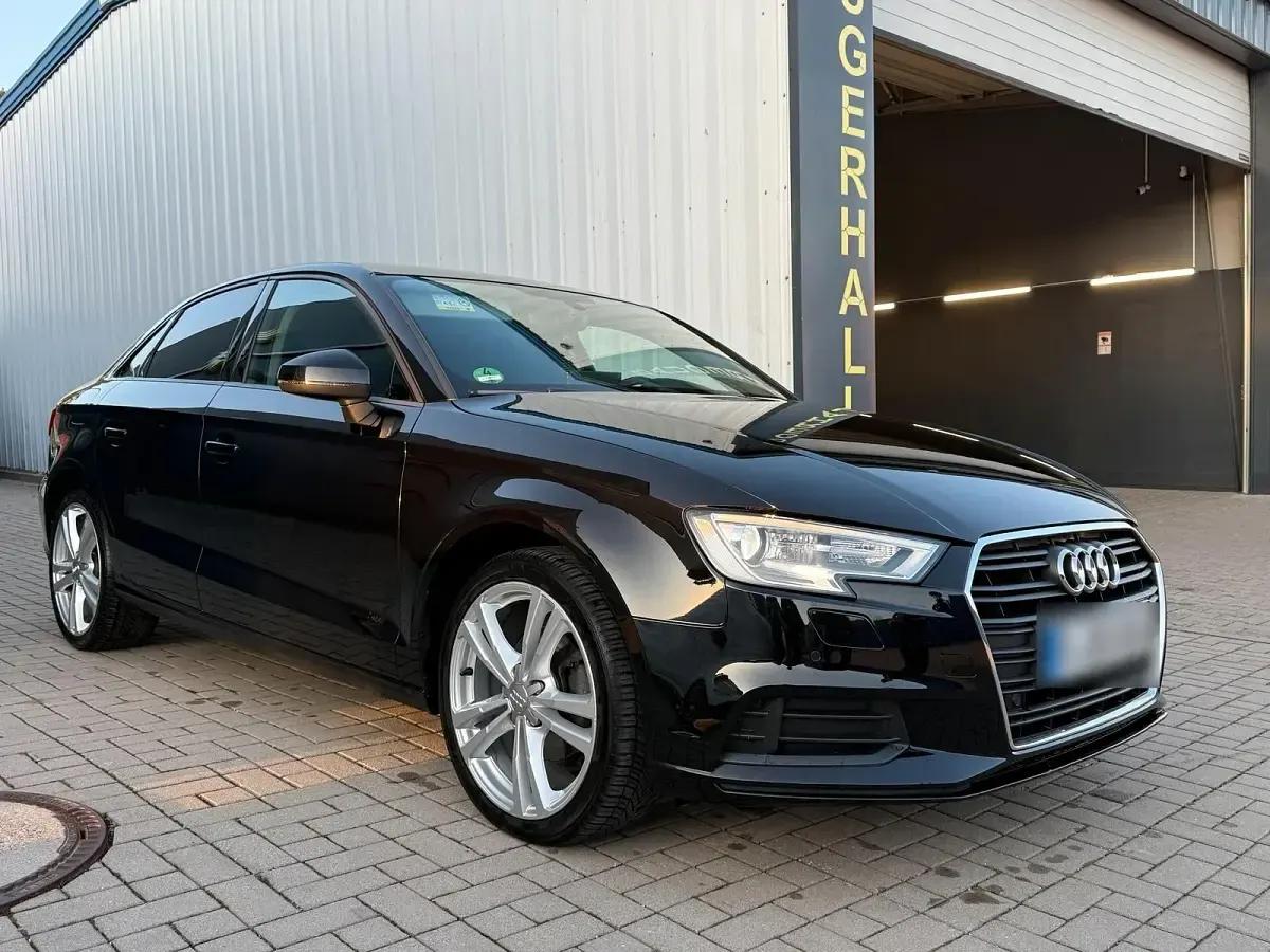 Gebraucht Audi A3 116 PS (85 kW) 2017 Schwarz Limousine