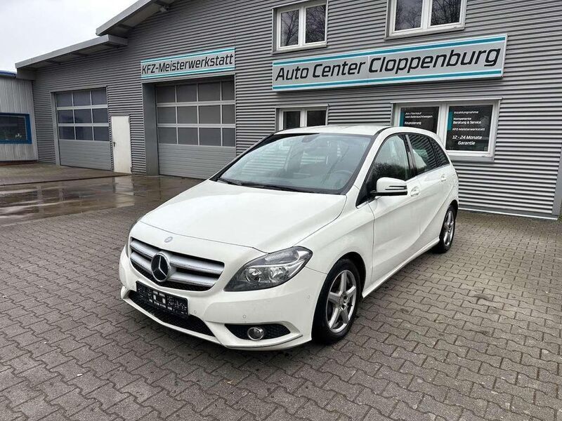 Weiß Gebraucht 2012 Mercedes B180 Van / Kleinbus | 2.250 € - Bild 1/4