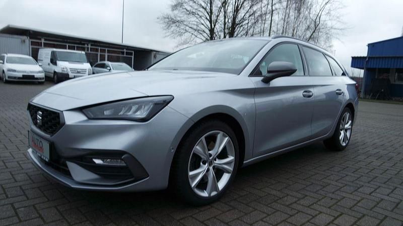 Silber Gebraucht 2021 Seat Leon FR Limousine | 15.250 € (Fairer Preis) - Bild 1/4