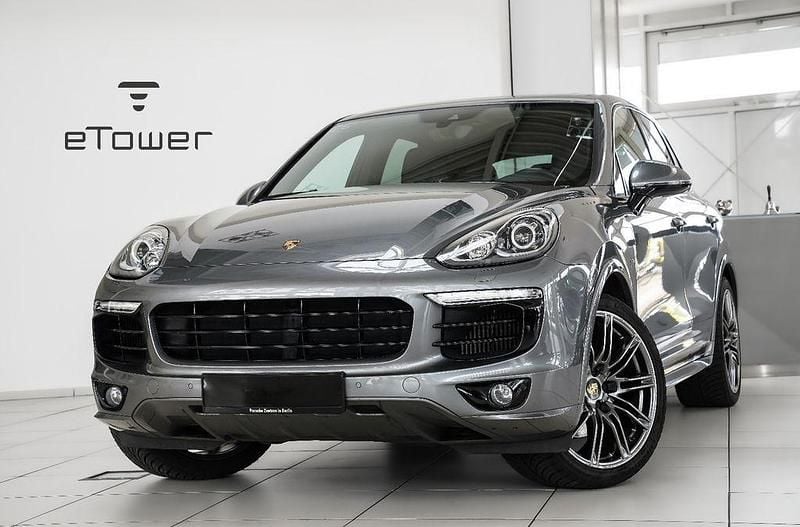 Grau Gebraucht 2016 Porsche Cayenne SUV | 37.990 € (Etwas zu teuer) - Bild 1/4