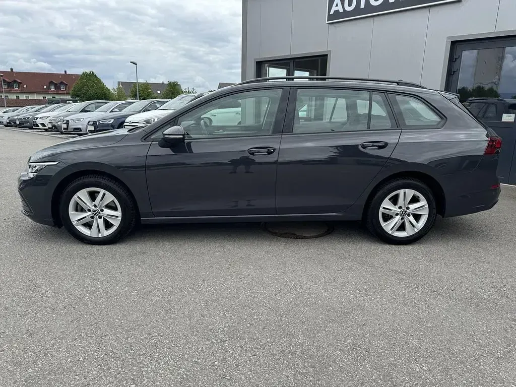 Gebraucht VW Golf VIII Life 150 PS (110 kW) 2023 Grau Kombi
