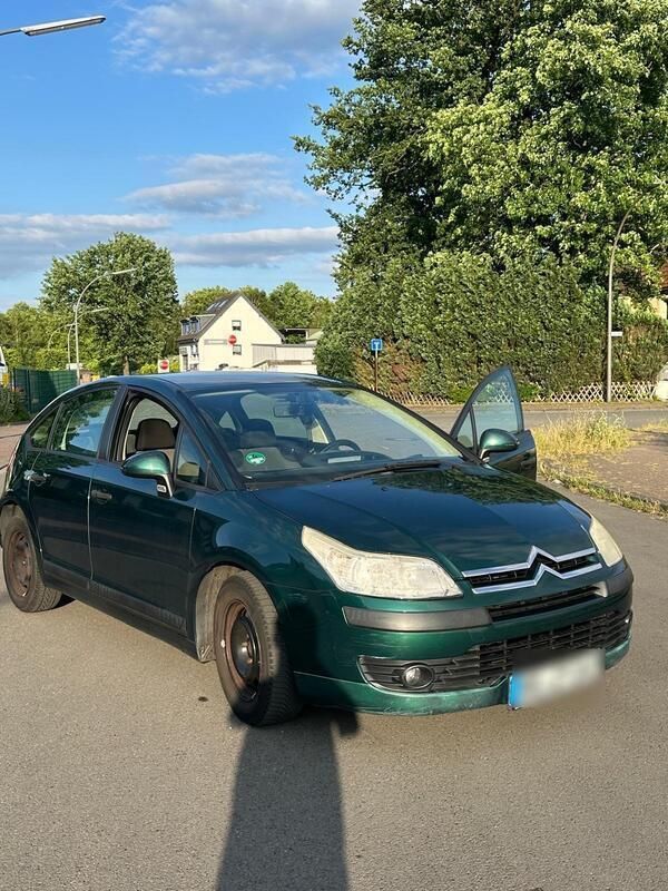 Grün Gebraucht 2006 Citroën C4 Kleinwagen | 1.500 € (Etwas zu teuer) - Bild 1/4