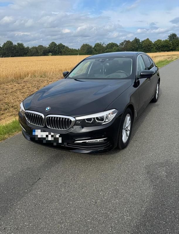 Schwarz Gebraucht 2017 BMW 520 Limousine | 24.500 € (Fairer Preis) - Bild 1/3
