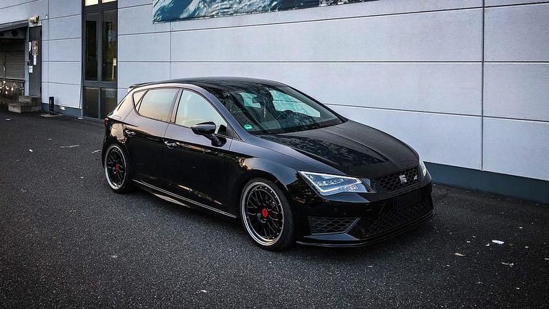 Schwarz Gebraucht 2015 Cupra Leon Limousine | 17.000 € (Fairer Preis) - Bild 1/4