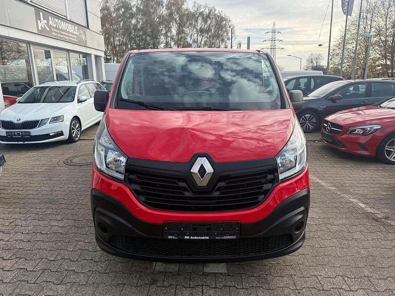 Gebraucht Renault Trafic Komfort 121 PS (88 kW) 2016 Rot Van / Kleinbus