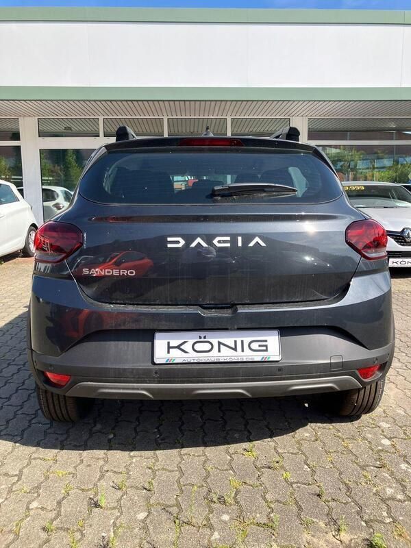 Gebraucht Dacia Sandero Expression 91 PS (66 kW) 2023 Grau Kleinwagen