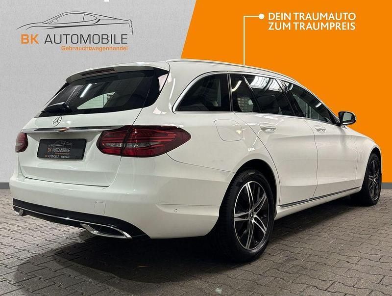 Gebraucht Mercedes C220 194 PS (142 kW) 2020 Weiß Limousine