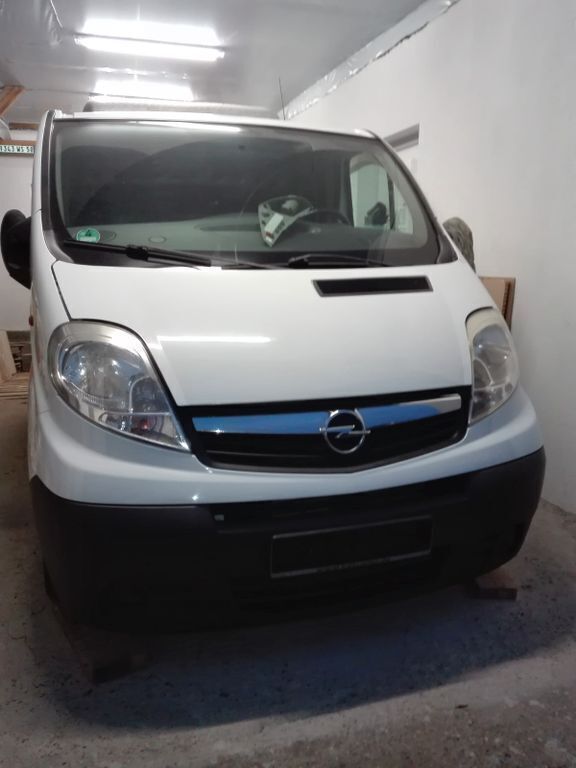 Weiß Gebraucht 2010 Opel Vivaro Van | 7.500 € (Teuer) - Bild 1/4