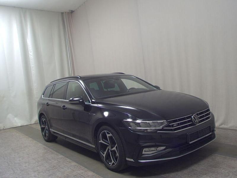 Gebraucht VW Passat Sound 150 PS (110 kW) 2022 Schwarz Kombi