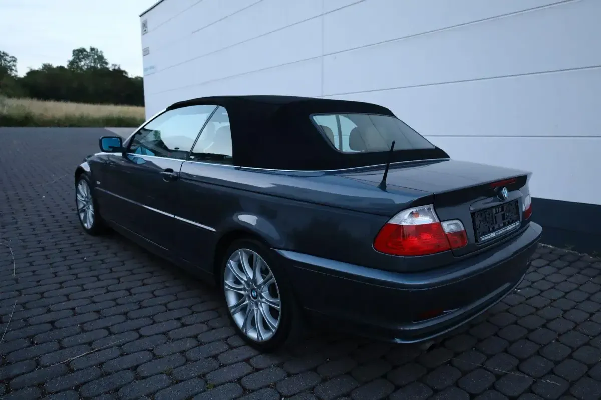 Gebraucht BMW 330 Cabriolet Sport Line 231 PS (169 kW) 2002 Grau Cabrio