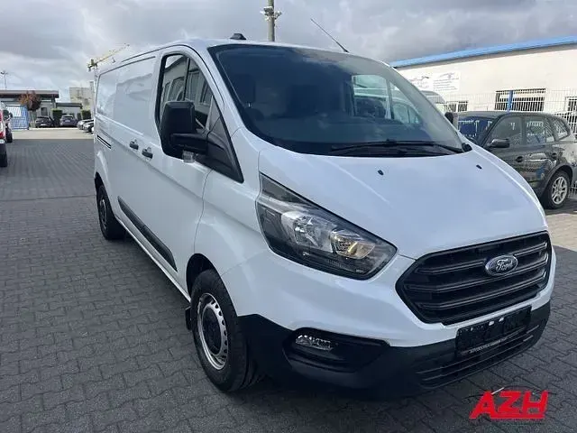 Używany Ford Transit Custom Trend 105 KM (77 kW) 2021 Biały Minivan