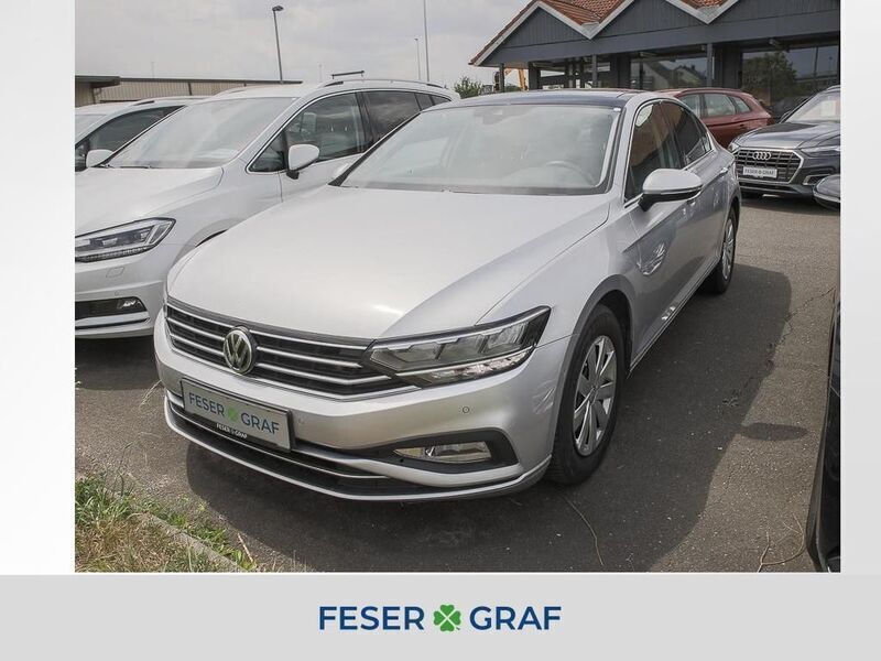 Silber Gebraucht 2019 VW Passat Business Limousine | 23.886 € (Teuer) - Bild 1/2