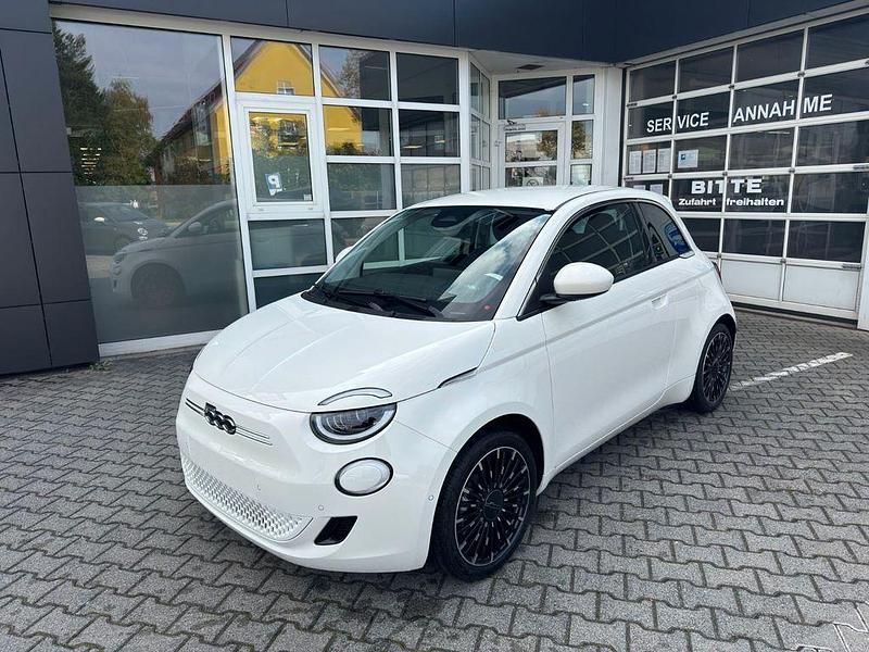 Weiß Neu 2025 Fiat 500e Icon | 28.650 € - Bild 1/4